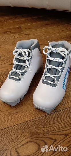 Лыжные ботинки