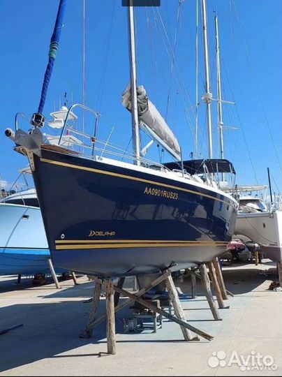 Парусно-моторная яхта