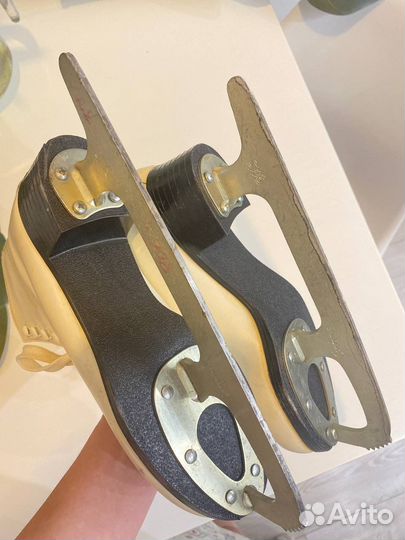 Фигурные коньки б/у