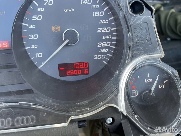 Приборная панель Audi S8 D3 2008-2010