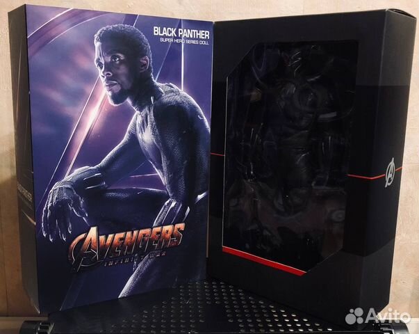 Фигурка супергероя