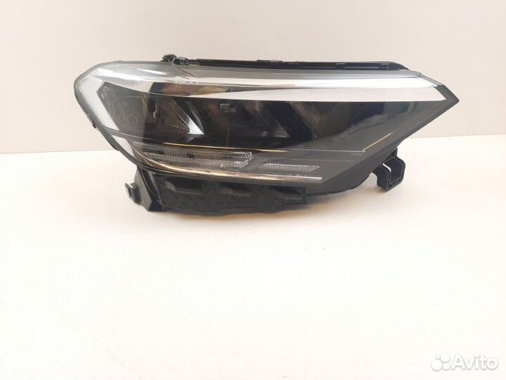 Фара правая Volkswagen Polo 6 2020