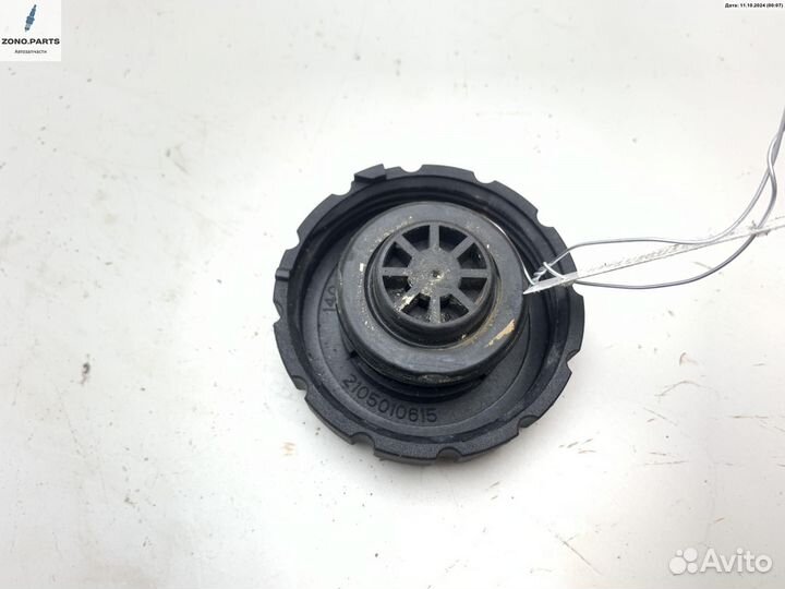 Пробка расширительного бачка 2105010615 на Mercedes W211 (E)
