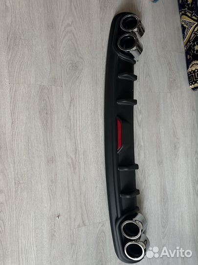 Диффузор на задний бампер универсальный