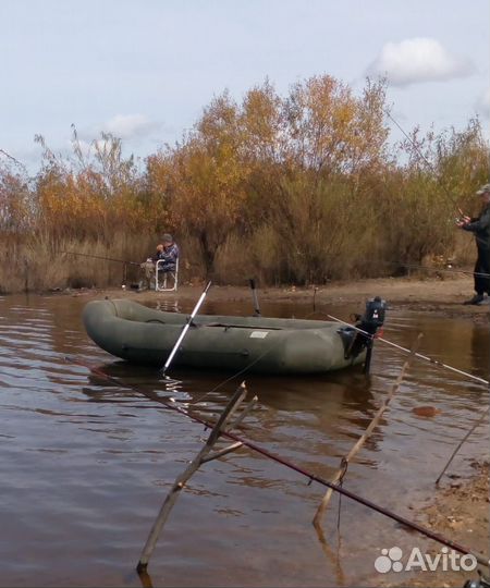 Надувная лодка с мотором