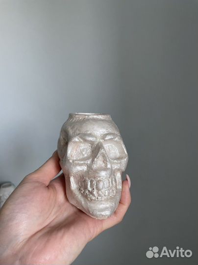 Череп бетонный ручная работа подсвечник