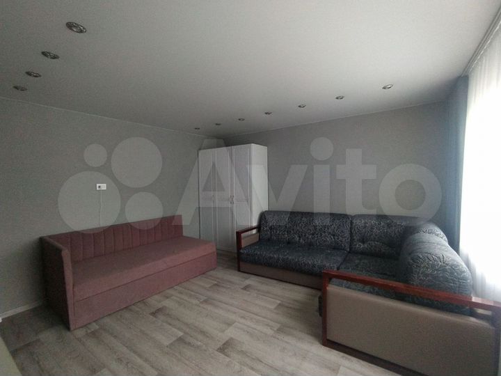 2-к. квартира, 57,5 м², 1/2 эт.
