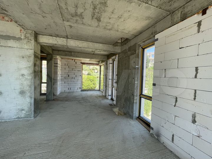 Коттедж 310 м² на участке 6 сот.