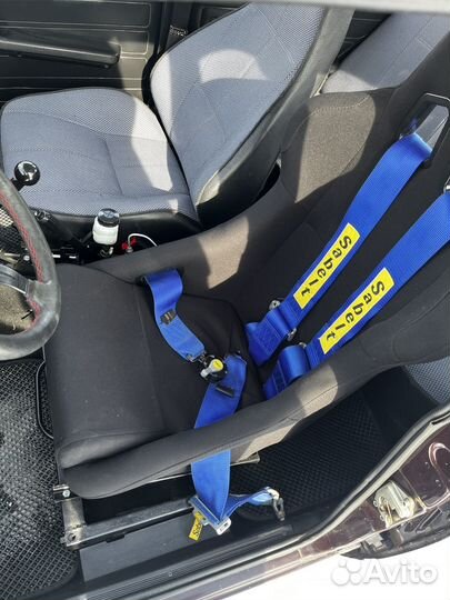 Спортивные сиденья ковши