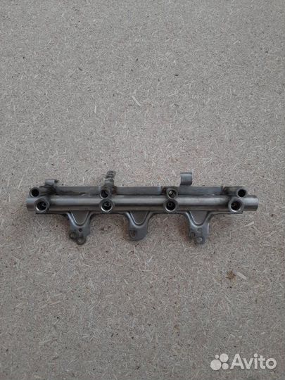 Рейка топливная (рампа) Volkswagen Passat B7 CCZ