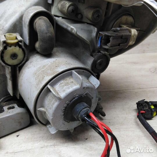 Фара передняя правая Hyundai Sonata 4 (EF)