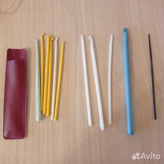 Спицы, крючки для вязания, пяльца, шерсть