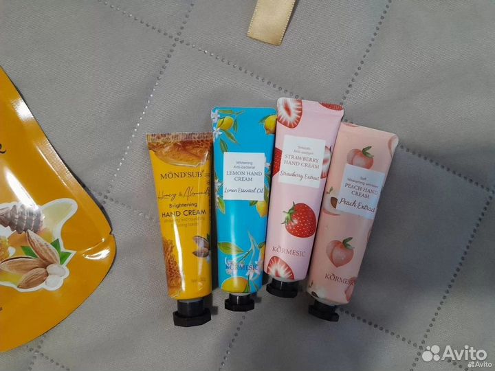 Набор новой косметики пакетом