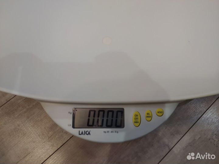 Весы для новорожденных laica