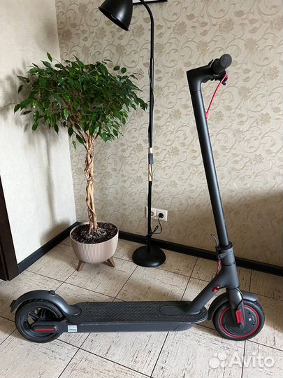 Электросамокат Xiaomi m365 pro