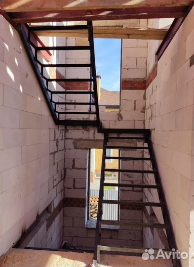 Металлическая лестница