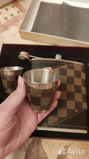 Набор фляга и 4 стопки