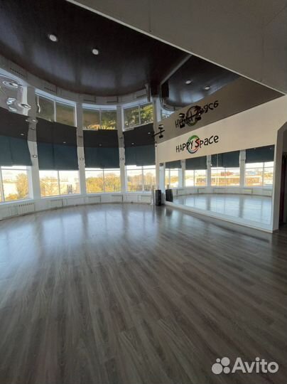 Аренда зала для корпоративов, танцев, праздни