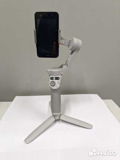Стабилизатор для телефона dji osmo mobile SE