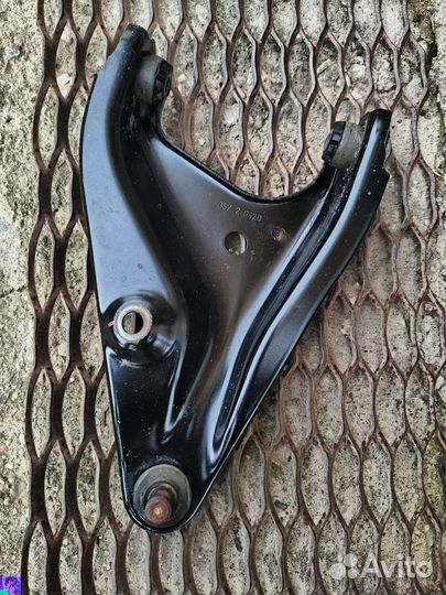 Рычаг Рено Ларгус Хрей Ниссан Сандеро Степвей