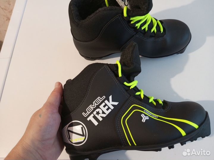 Лыжные ботинки детские 35 размер