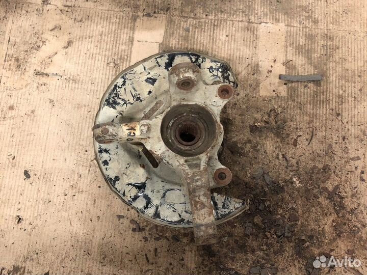 Toyota corolla 120 кулак поворотный