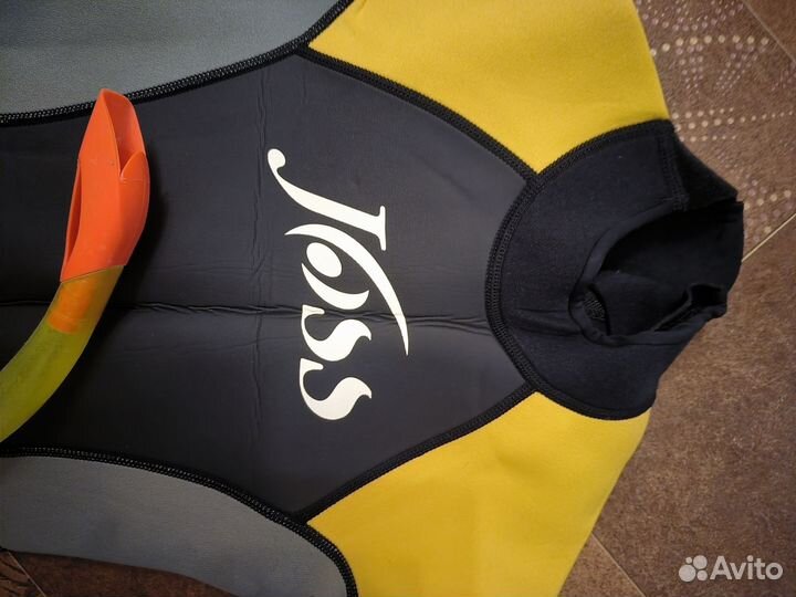 Гидрокостюм,маска,трубка,ласты,очки для плавания