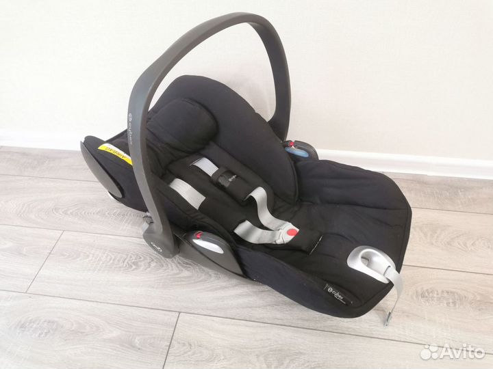 Раскладывающаяся автолюлька Cybex Cloud Q isofix