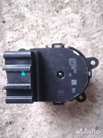 Блок управления зеркалами Chevrolet Cruze