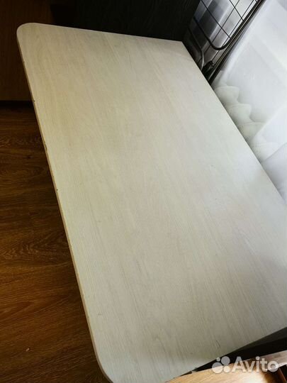 Компьютерный или письменный стол