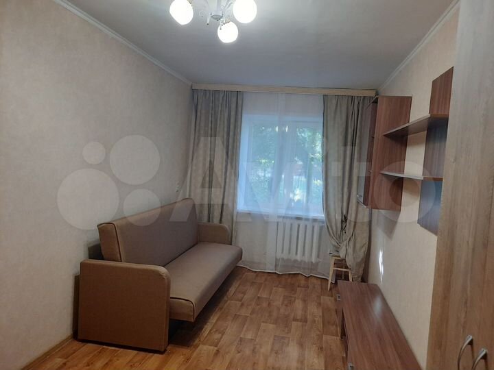 Комната 14 м² в 1-к., 1/4 эт.