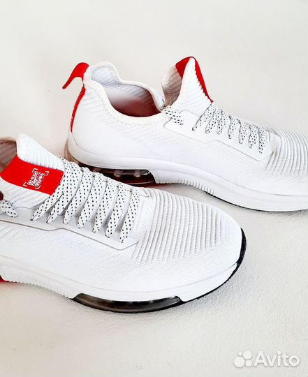 Кроссовки мужские 41 42 размер