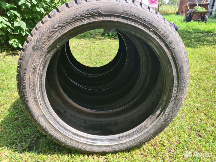 Nokian Tyres Hakkapeliitta 8 235/45 R18 98T