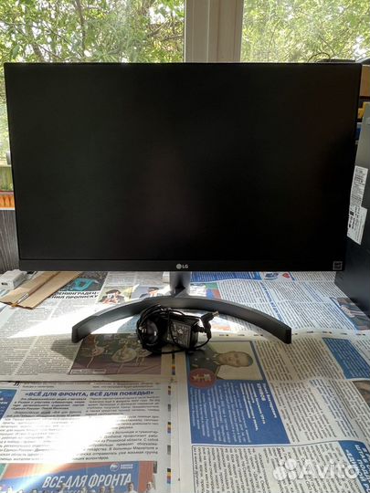 Монитор LG 22MK600M