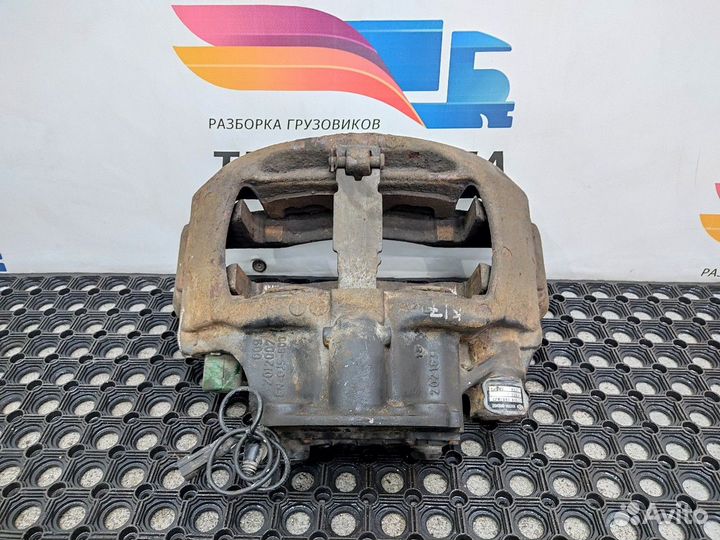 1658010 Суппорт передний правый