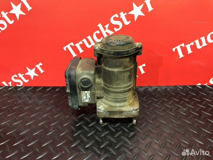 Кран управления тормозами прицепа