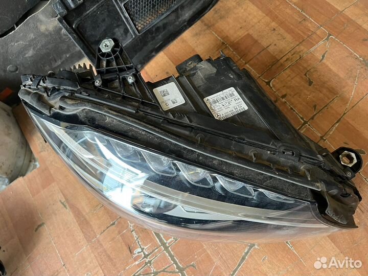 Передняя фара Mercedes C-Class W205