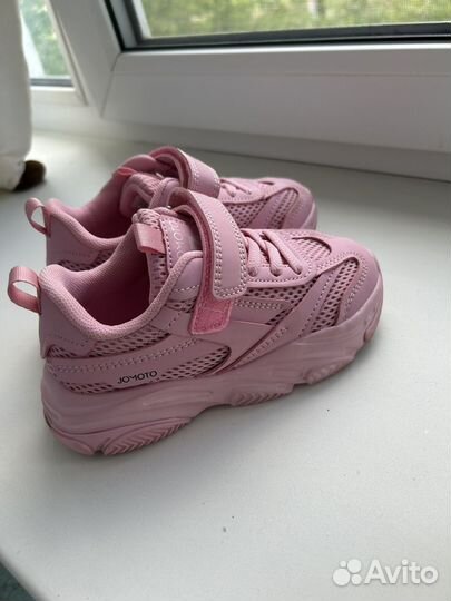 Кроссовки для девочки