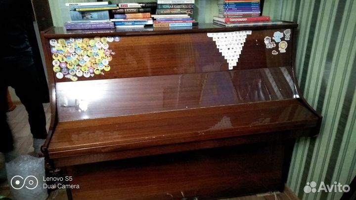 Пианино Красный октябрь