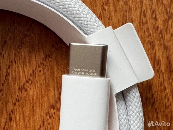 Оригинальный кабель с оплеткой Apple USB-C