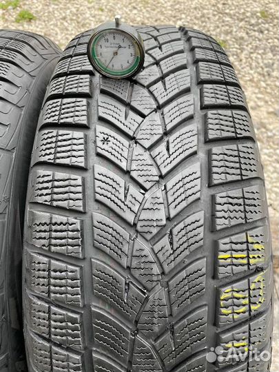 Goodyear UltraGrip Performance SUV Gen-1 235/65 R17