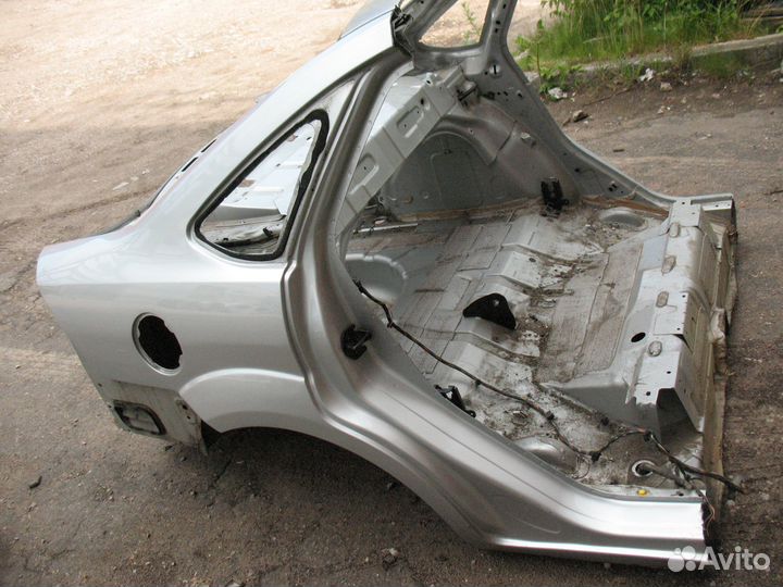 Правое/левое заднее крыло седан Ford Focus 2