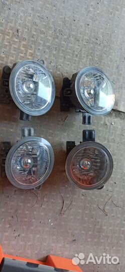 Противотуманки передние Nissan Cube z11