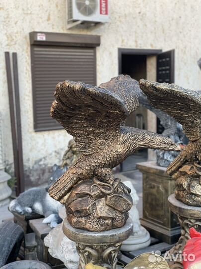 Скульптуры орел, гномики, волк и т.д