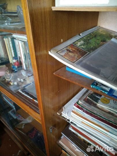 Серванты СССР и журнальный стол