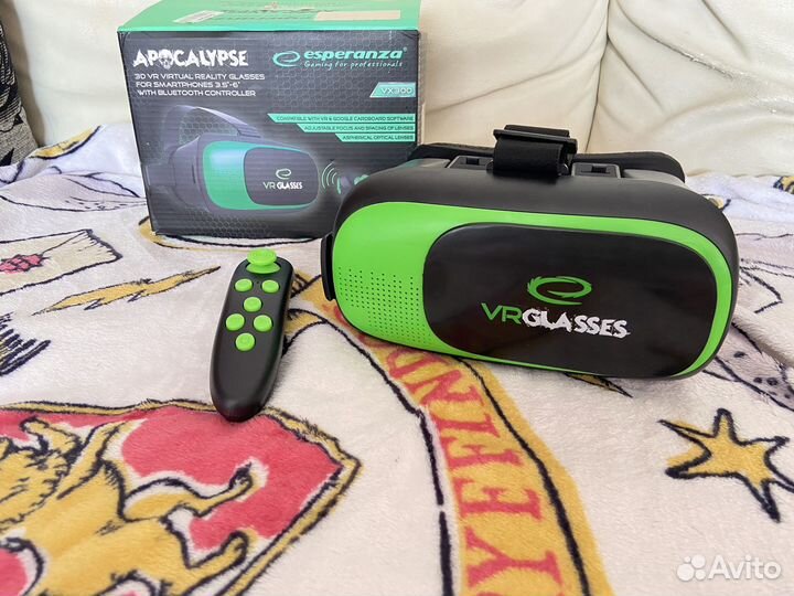Очки виртуальной реальности с пультом