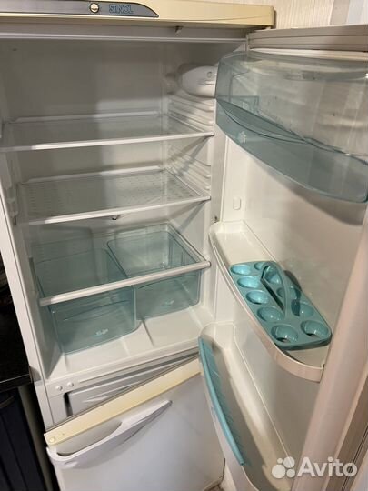 Холодильник бу stinol