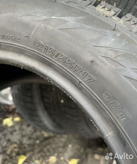 Bridgestone Blizzak Ice 215/55 R17