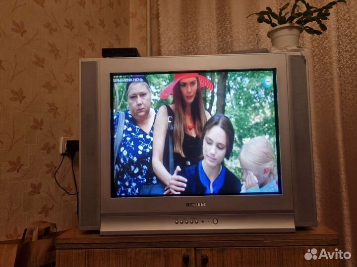 Телевизор samsung 74 см