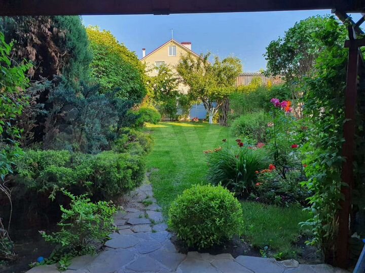 Таунхаус 220 м² на участке 4 сот.